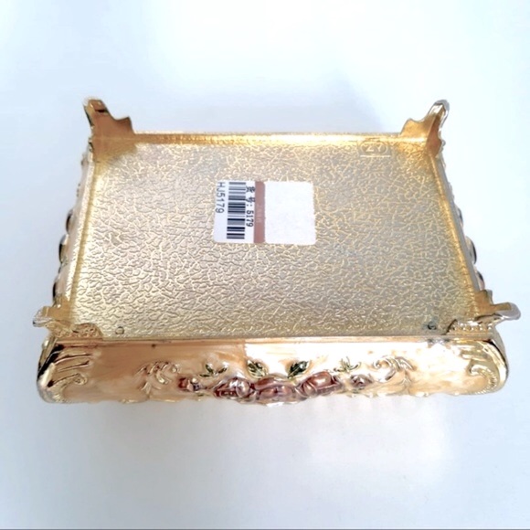 HOST PICK🌟NWT Vintage Metal Jewellery Box Europe Style - Picture 5 of 8